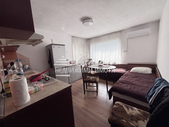 Къща в Велики Преслав - 261 кв.м за 411 €/кв.м - Снимка #1