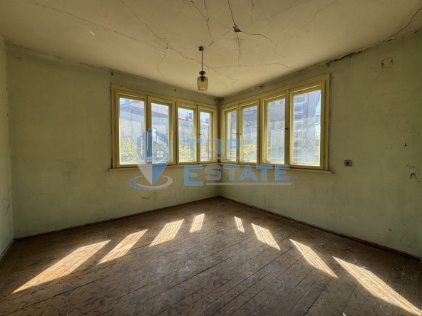 Етаж от къща в Горна Оряховица - 72 кв.м за 486 €/кв.м - Снимка #1