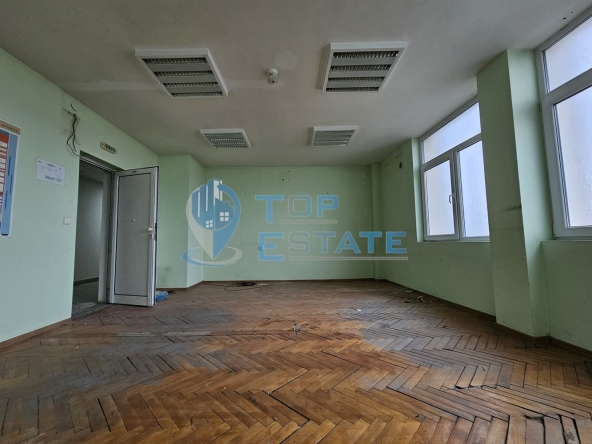 Офис в Велико Търново, Център - 408 кв.м за 282 €/кв.м - Снимка #1