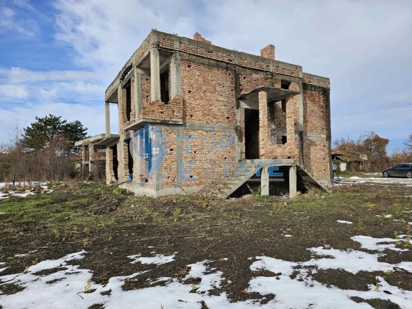 Къща в с. Царски извор, Област Велико Търново - 230 кв.м за 21 €/кв.м - Снимка #1