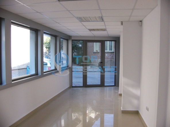 Магазин в Велико Търново, Център - 65 кв.м за 761 €/кв.м - Снимка #1