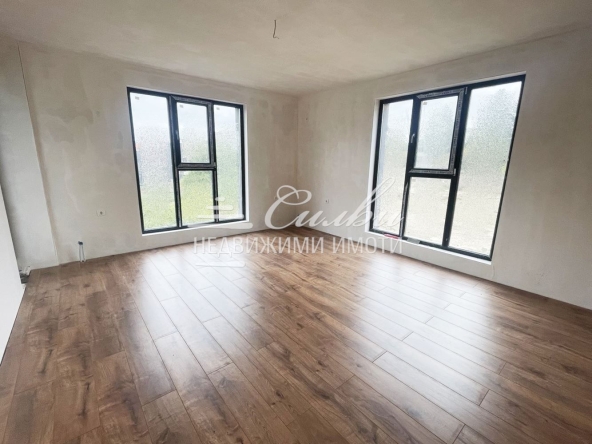 Двустаен апартамент в Шумен, Тракия - 71 кв.м за 765 €/кв.м - Снимка #1