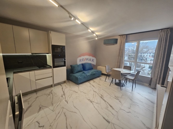 Дава се под наем Двустаен апартамент в Варна, Изгрев - 65 кв.м за 648.21 € - Снимка #1