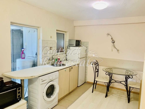 Дава се под наем Едностаен апартамент в Варна, Окръжна болница - 40 кв.м за 228.99 € - Снимка #1