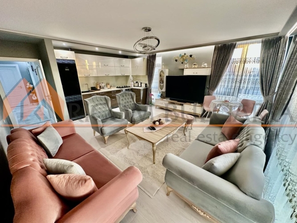 Тристаен апартамент в Варна, Център - 136 кв.м за 1725 €/кв.м - Снимка #1