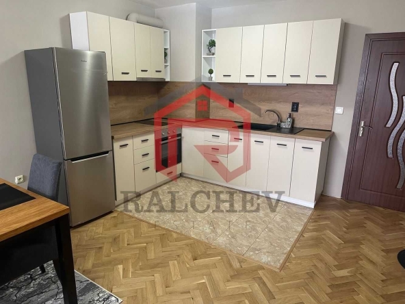 Дава се под наем Тристаен апартамент в Варна, Трошево - 85 кв.м за 598.23 € - Снимка #1