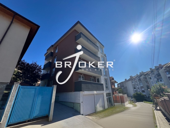 Тристаен апартамент в Кърджали, Център - 100 кв.м за 810 €/кв.м - Снимка #1