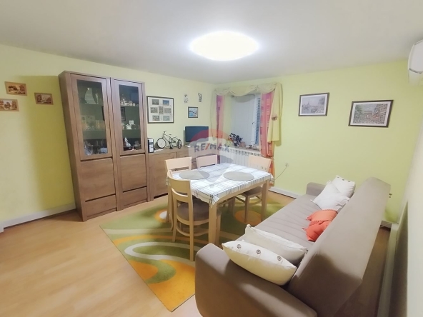 Дава се под наем Къща в Варна, Виница - 136 кв.м за 897.6 € - Снимка #1