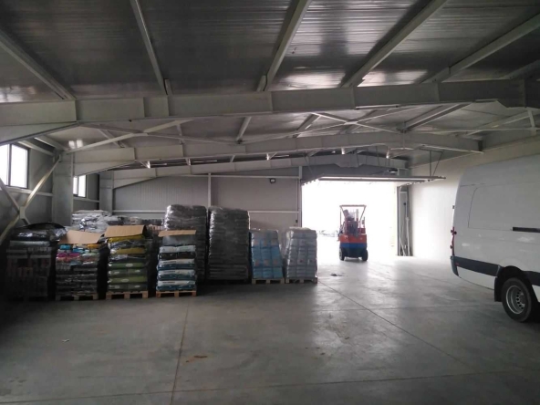 Дава се под наем Склад в Пловдив, Индустриална зона - Север - 200 кв.м за 816 € - Снимка #1