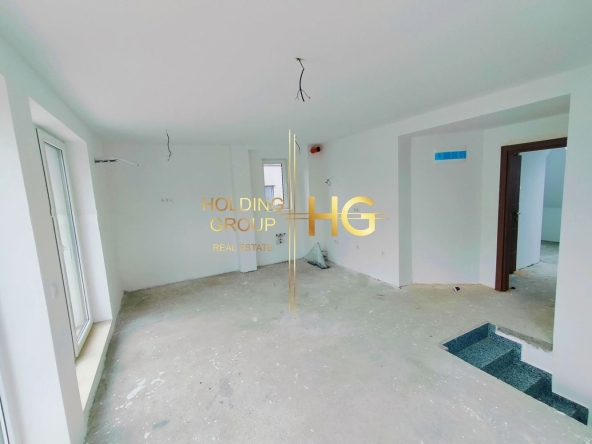 Четиристаен апартамент в Варна, Левски - 117 кв.м за 955 €/кв.м - Снимка #1