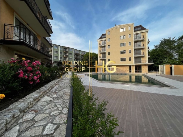 Двустаен апартамент в к.к. Св.Св. Константин и Елена - 68 кв.м за 1613 €/кв.м - Снимка #1