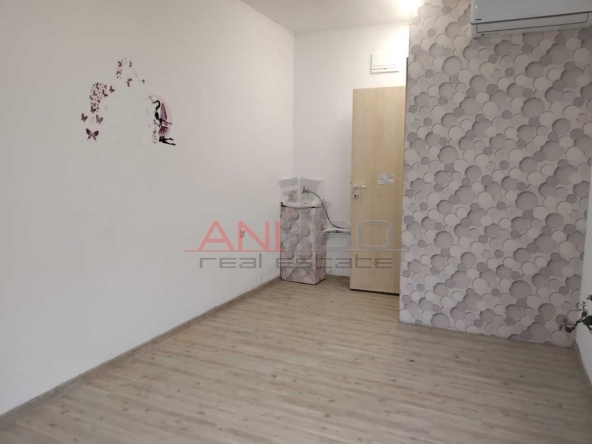 Дава се под наем Офис в Варна, Център - 15 кв.м за 228.99 € - Снимка #1