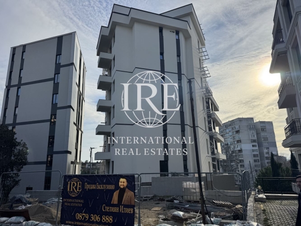 Тристаен апартамент в Варна, Бриз - 110 кв.м за 1530 €/кв.м - Снимка #1