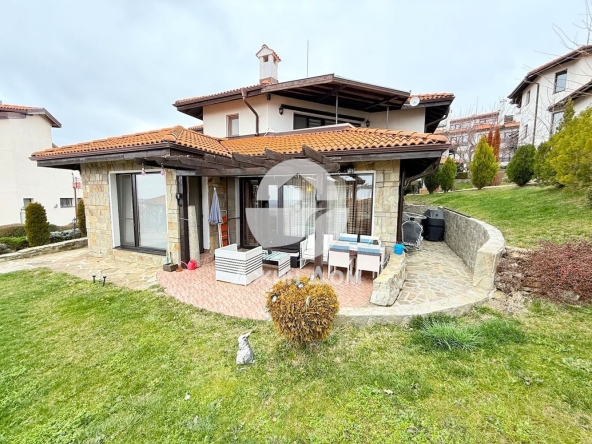Тристаен апартамент в с. Кошарица, Област Бургас - 99 кв.м за 556 €/кв.м - Снимка #1