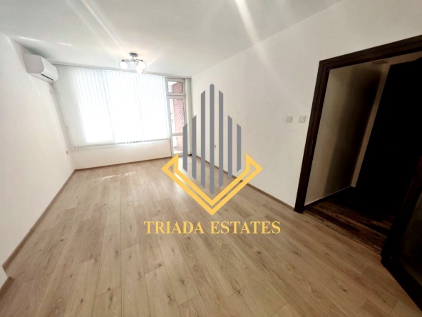 Дава се под наем Тристаен апартамент в Бургас, Център - 90 кв.м за 498.27 € - Снимка #1
