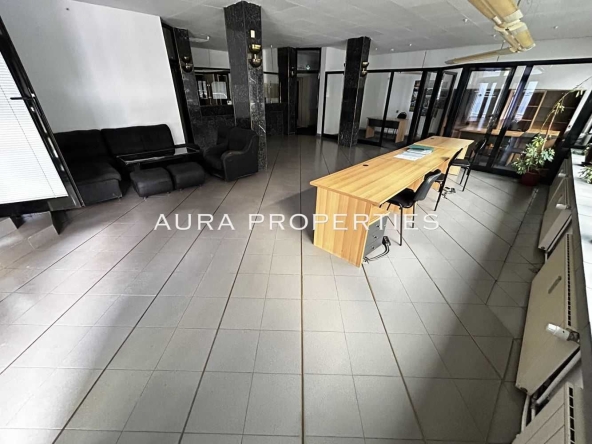 Дава се под наем Магазин в Разград, Житница - 203 кв.м за 2593.35 € - Снимка #1