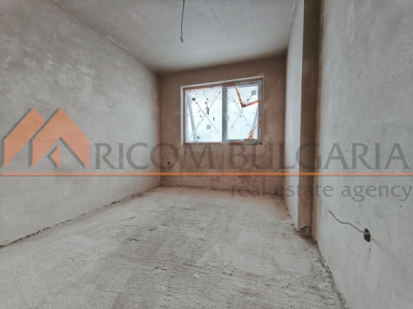Тристаен апартамент в Варна, Бриз - 79 кв.м за 1098 €/кв.м - Снимка #1