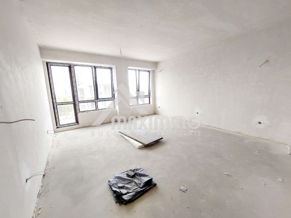 Двустаен апартамент в Варна, Левски - 87 кв.м за 932 €/кв.м - Снимка #1