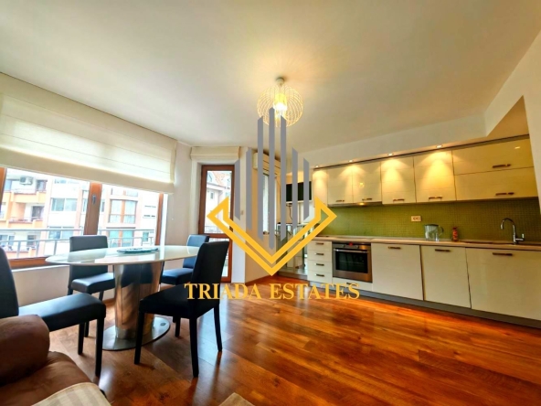 Дава се под наем Тристаен апартамент в Бургас, Център - 85 кв.м за 598.23 € - Снимка #1