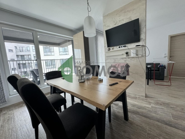 Тристаен апартамент в Шумен, 2-ри корпус - 98 кв.м за 1633 €/кв.м - Снимка #1