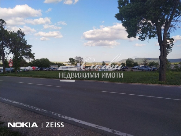 Парцел в Нови пазар - 8200 кв.м за 6911 €/кв.м - Снимка #1