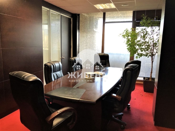 Офис в Варна, Спортна зала - 410 кв.м за 1785 €/кв.м - Снимка #1