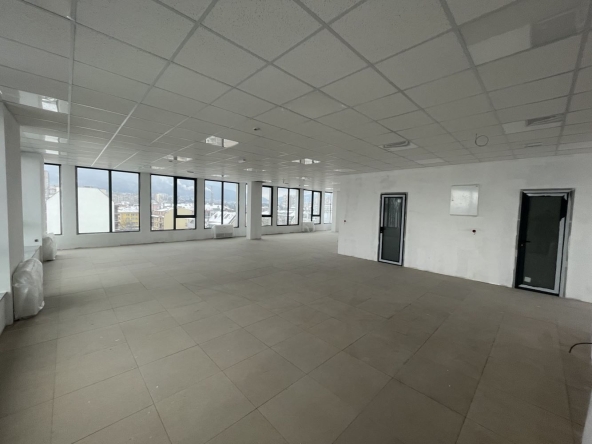 Дава се под наем Офис в София, Център - 257 кв.м за 3335.4 € - Снимка #1