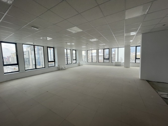 Дава се под наем Офис в София, Център - 335 кв.м за 4343.67 € - Снимка #1