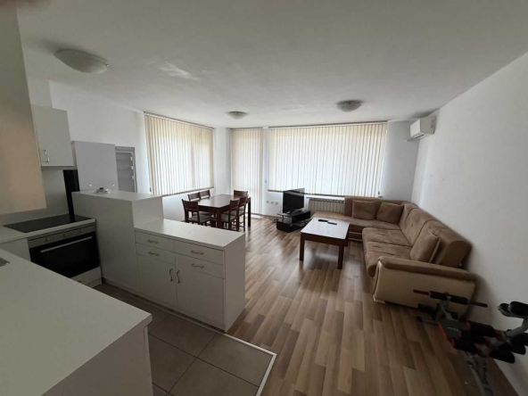 Дава се под наем Тристаен апартамент в Пловдив, Център - 110 кв.м за 498.27 € - Снимка #1