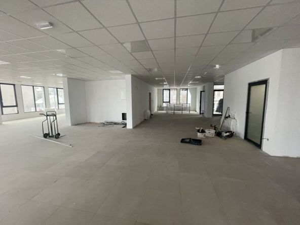 Дава се под наем Офис в София, Център - 367 кв.м за 4778.7 € - Снимка #1