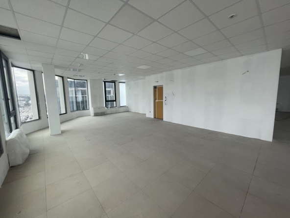 Дава се под наем Офис в София, Център - 319 кв.м за 4139.16 € - Снимка #1