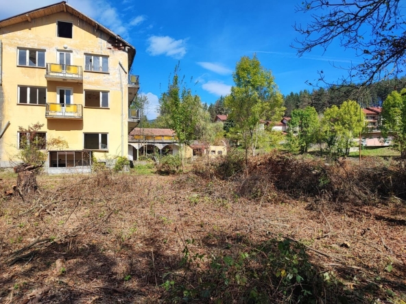 Хотел в Априлци - 4101 кв.м за 38 €/кв.м - Снимка #1