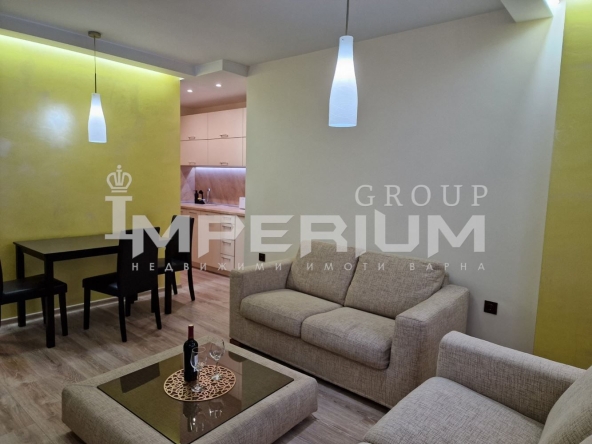 Дава се под наем Двустаен апартамент в Варна, Център - 65 кв.м за 663 € - Снимка #1