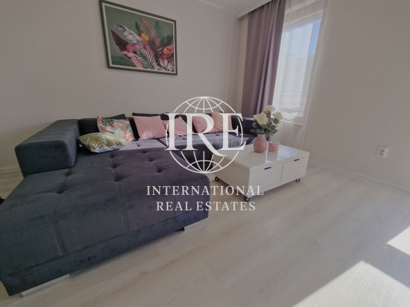 Тристаен апартамент в Балчик - 100 кв.м за 612 €/кв.м - Снимка #1