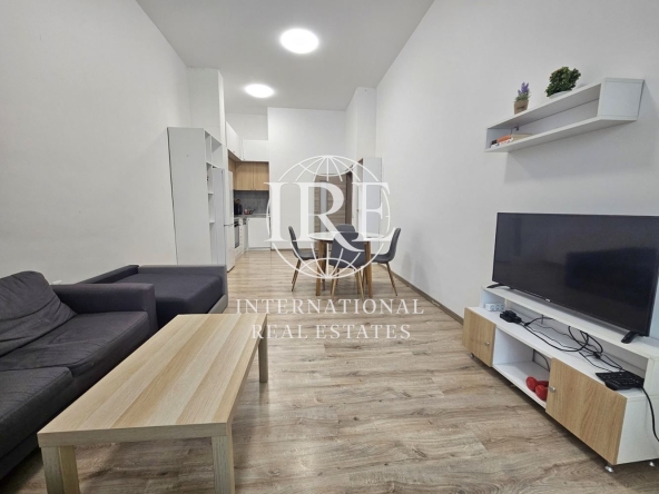 Дава се под наем Тристаен апартамент в Варна, Левски - 120 кв.м за 897.6 € - Снимка #1