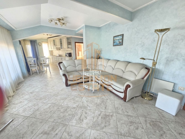 Многостаен апартамент в Варна, Операта - 202 кв.м за 1035 €/кв.м - Снимка #1