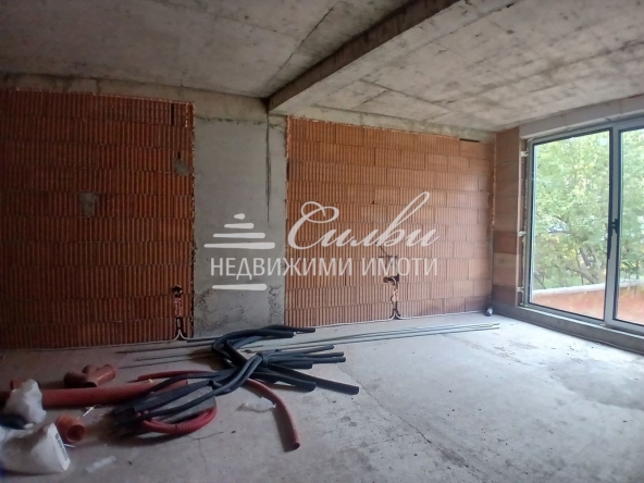 Тристаен апартамент в Шумен, Център - 113 кв.м за 747 €/кв.м - Снимка #1