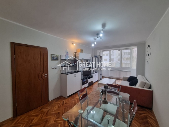 Дава се под наем Четиристаен апартамент в Търговище, Вароша - 80 кв.м за 348.84 € - Снимка #1