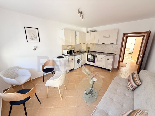 Тристаен апартамент в к.к. Слънчев бряг - 84 кв.м за 638 €/кв.м - Снимка #1