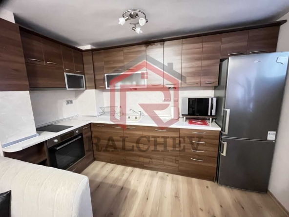 Дава се под наем Тристаен апартамент в Варна, Генералите - 85 кв.м за 648.21 € - Снимка #1