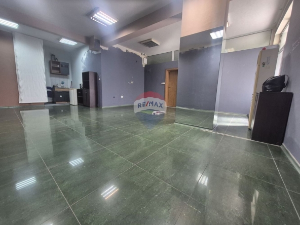 Дава се под наем Офис в Варна, Лятно кино Тракия - 45 кв.м за 298.86 € - Снимка #1