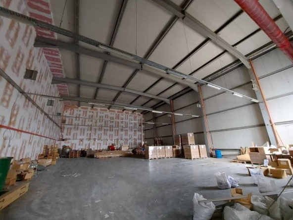 Склад в Пловдив, Индустриална зона - Тракия - 2000 кв.м за 421 €/кв.м - Снимка #1