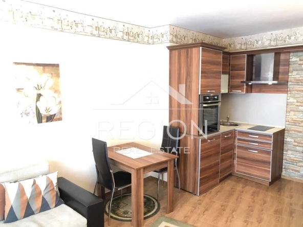Дава се под наем Двустаен апартамент в Варна, Център - 55 кв.м за 510 € - Снимка #1