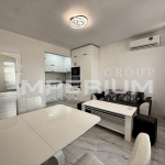 Дава се под наем Тристаен апартамент в Варна, Колхозен пазар - 90 кв.м за 663 € - Снимка #1