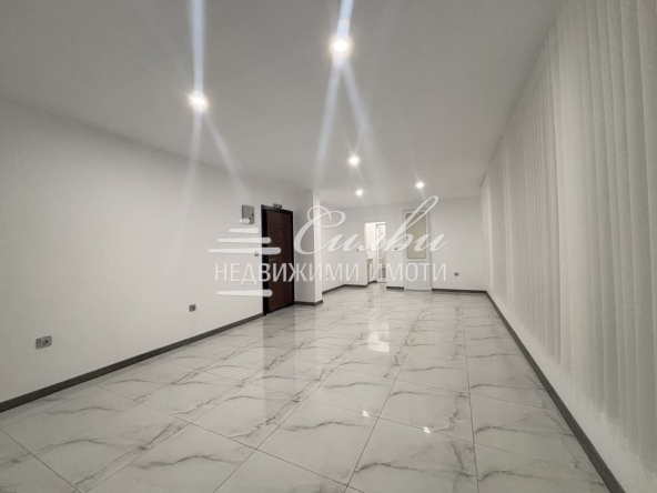 Офис в Шумен, Център - 50 кв.м за 2000 €/кв.м - Снимка #1
