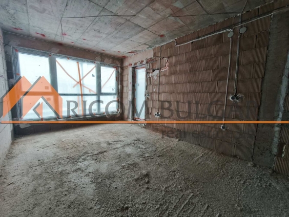 Двустаен апартамент в Варна, Бриз - 61 кв.м за 1129 €/кв.м - Снимка #1
