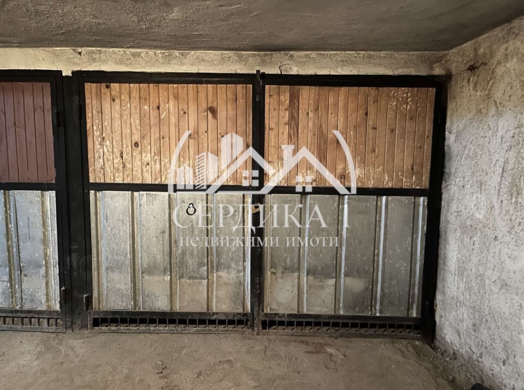 Гараж / Паркомясто в София, Княжево - 17 кв.м за 1236 €/кв.м - Снимка #1