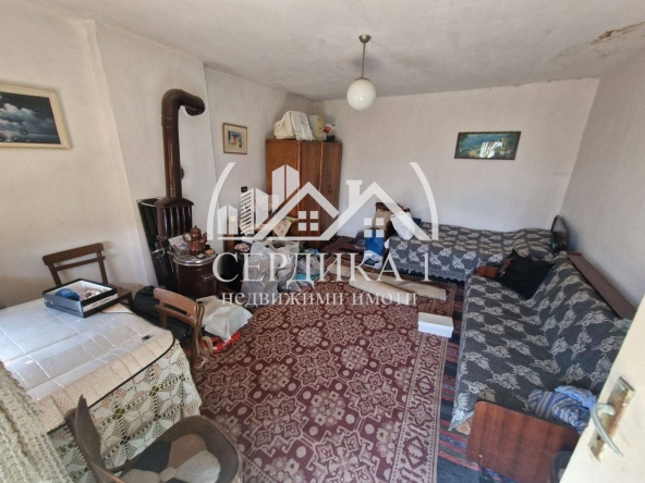 Къща в с. Блажиево, Област Кюстендил - 100 кв.м за 276 €/кв.м - Снимка #1