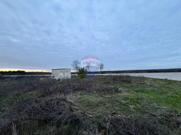 Парцел в с. Топола, Област Добрич - 2425 кв.м за 16 €/кв.м - Снимка #1