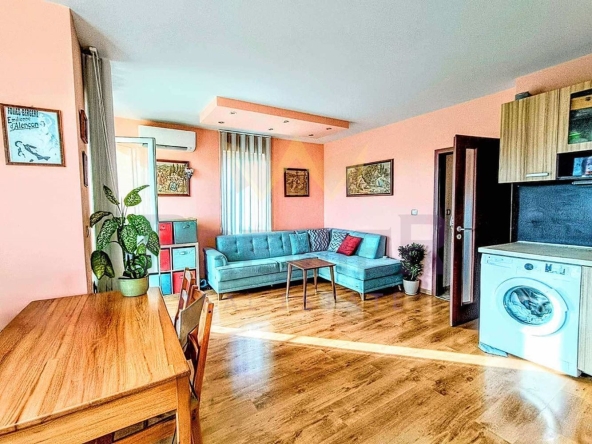 Дава се под наем Тристаен апартамент в Варна, Бриз - 90 кв.м за 747.66 € - Снимка #1